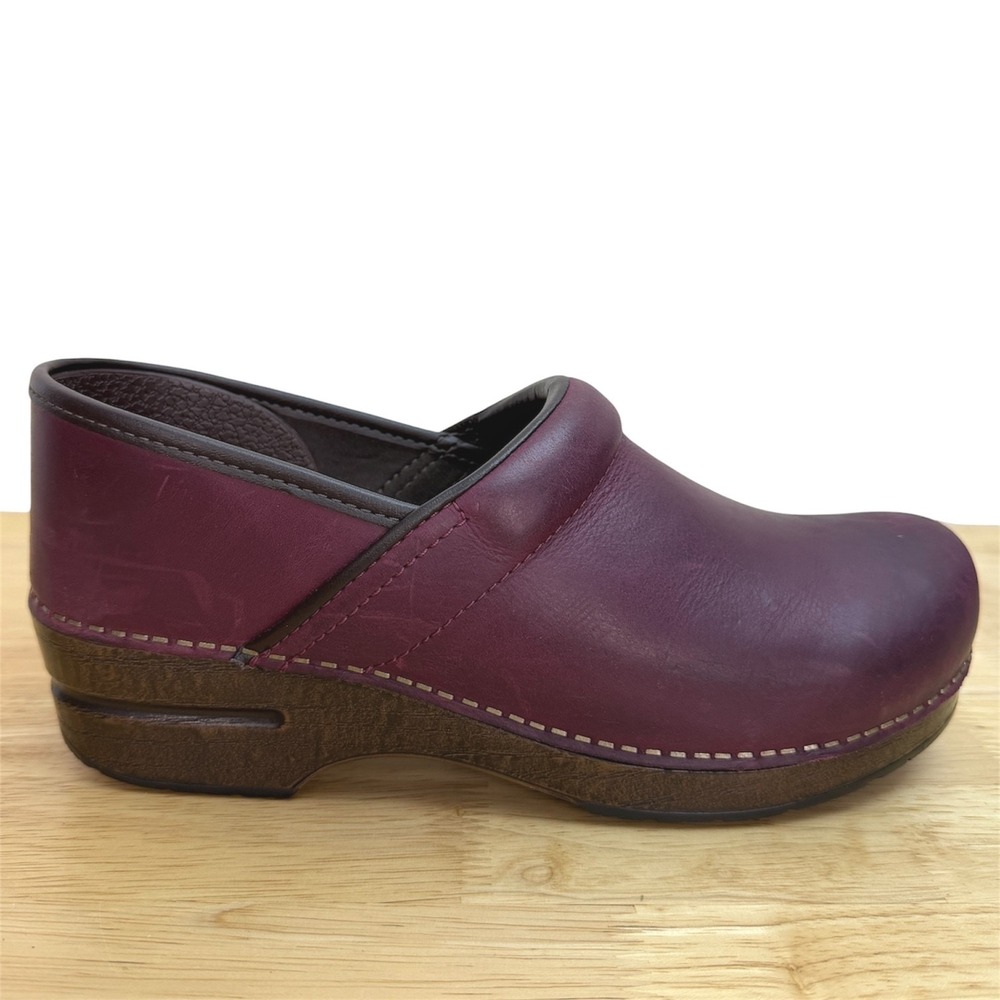 Dansko Professional Clog Women 40 (9.5-10) Plum Purple Leather Comfort Support